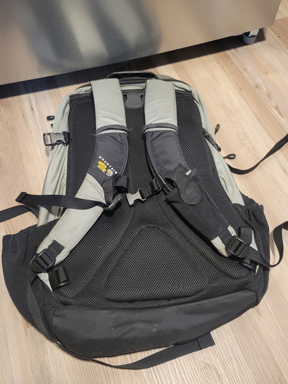 Mountain Hardwear Iguana Backpack - Picture 2 of 4